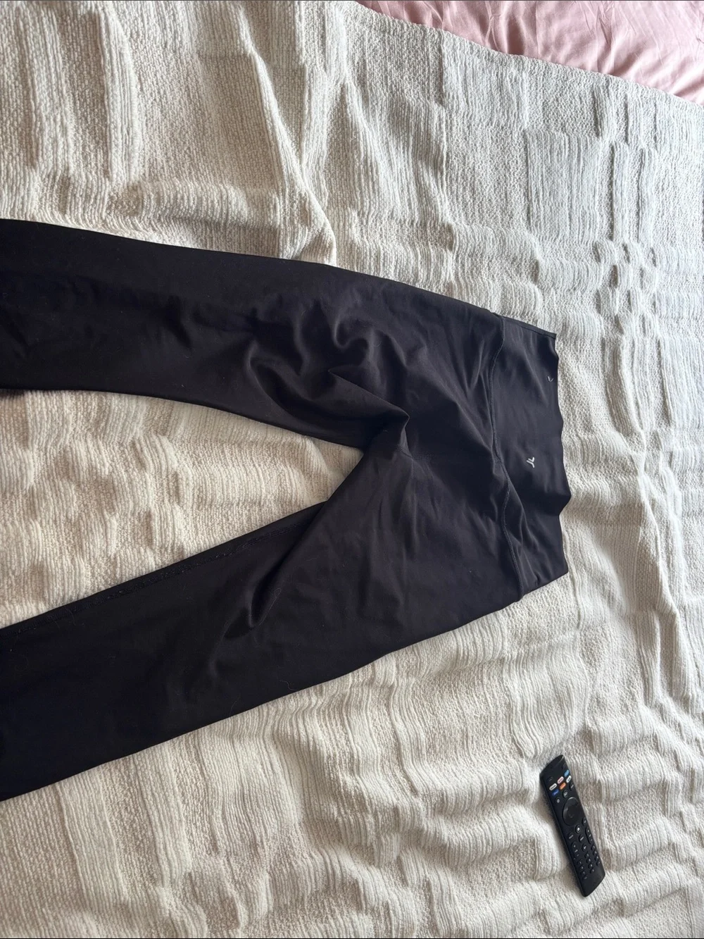 Old Navy Black High-Waist Leggings - Picture 4 of 8